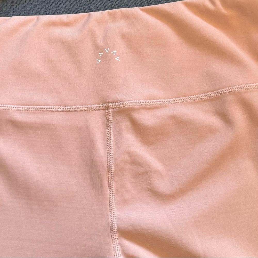 Varley ‘Boden’ Laser Cut Leggings in ‘Cameo’ Peach Pink Size Small - Picture 16 of 16